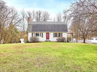 11 Pearl St, Southborough, MA 01772