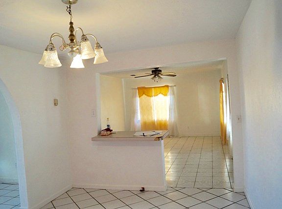 3rd image of 605 W 35th St