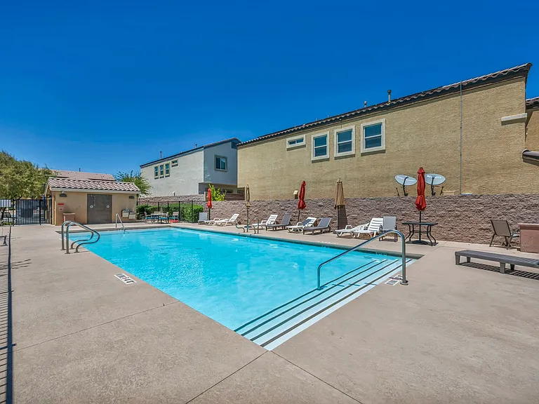 6777 Byron Bay Ct — Photo 45