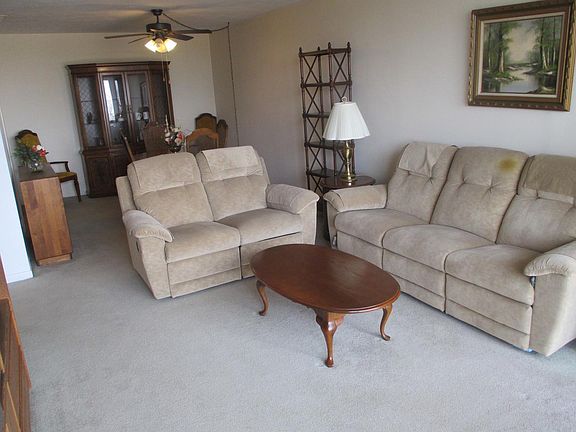 5th image of 197 W Armitage Ave APT 305
