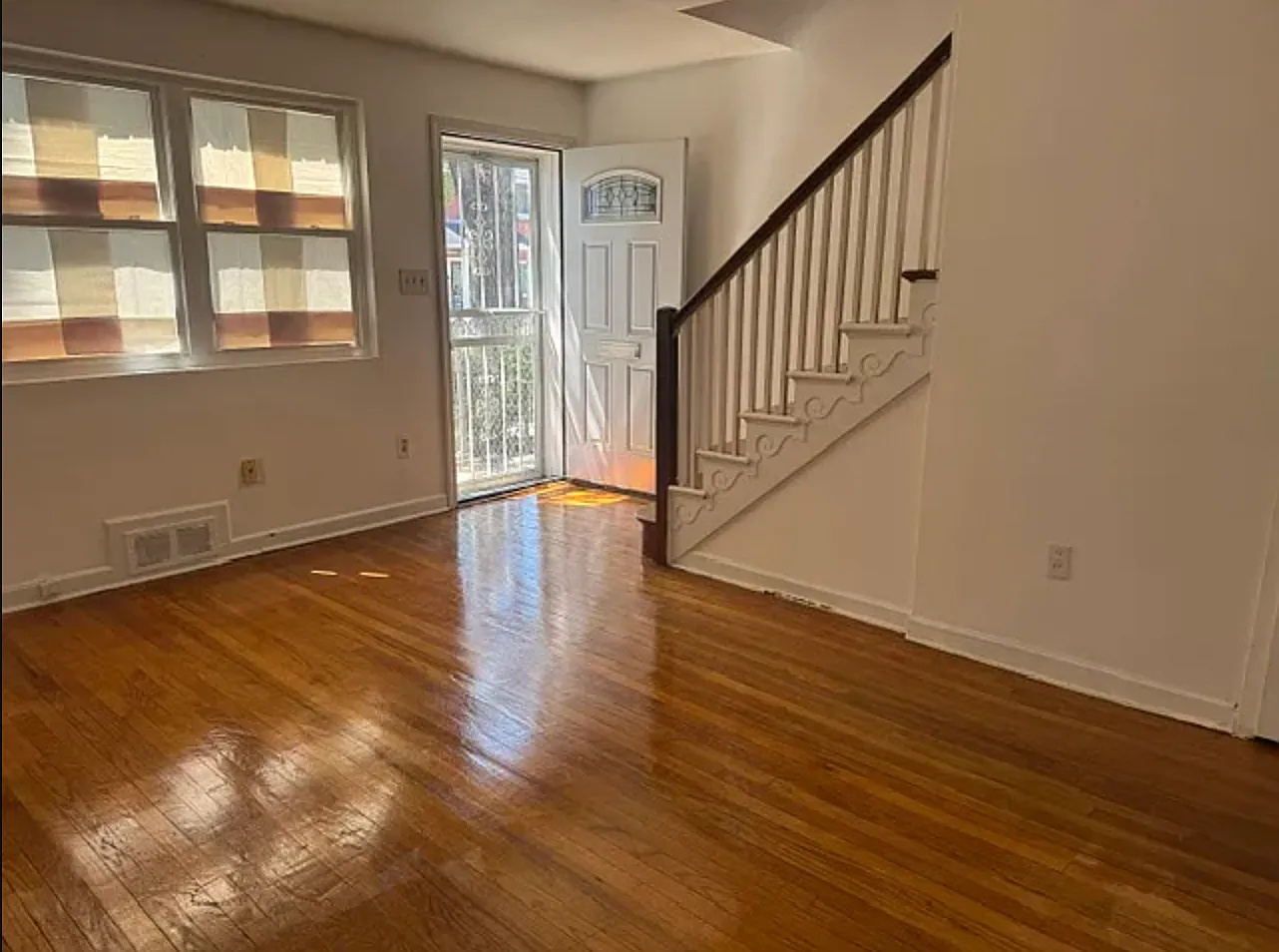 2 bed, 896 sqft, $1,999 — Photo 3