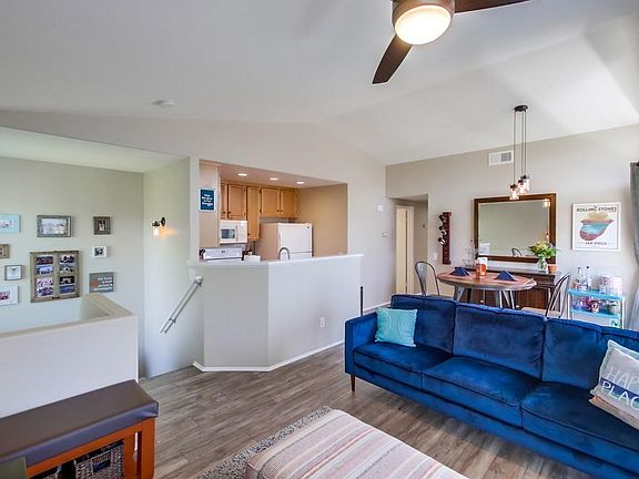 5th image of 403 Sanibelle Cir Unit 13