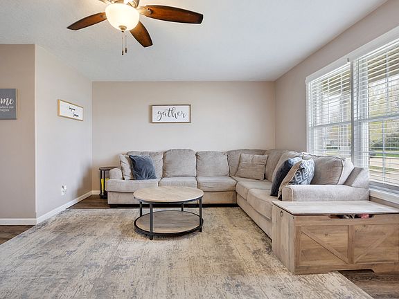 5th image of 1142 Beauchamp Ave