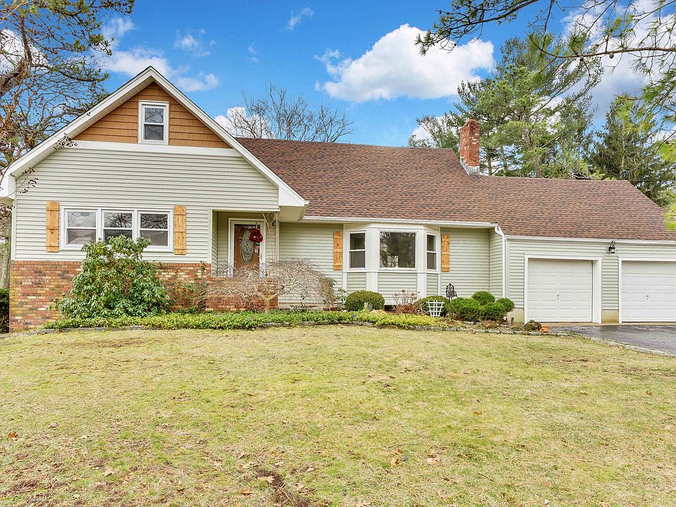 1st image of 19 Winchester Dr