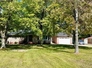 2566 Akins Rd, Broadview Heights, OH 44147