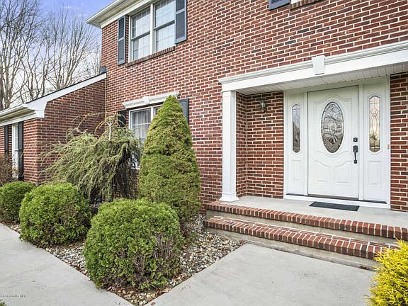 2nd image of 5 Cheryl Ln