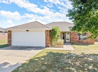 560 Sun Meadow Dr, Centerton, AR 72719