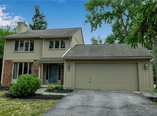 70 Little Robin Rd, Amherst, NY 14228