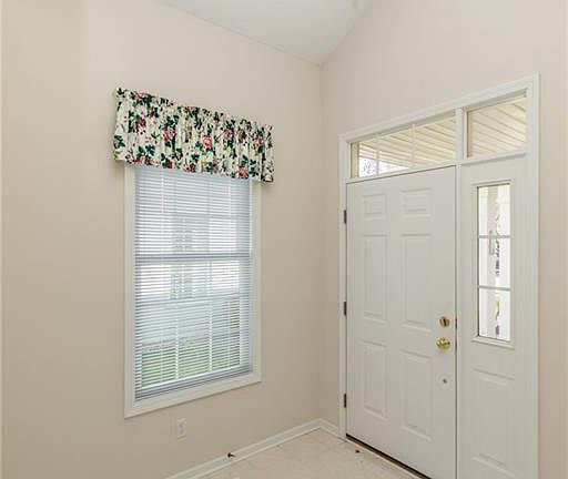 2nd image of 15436 Oak Hollow Ln