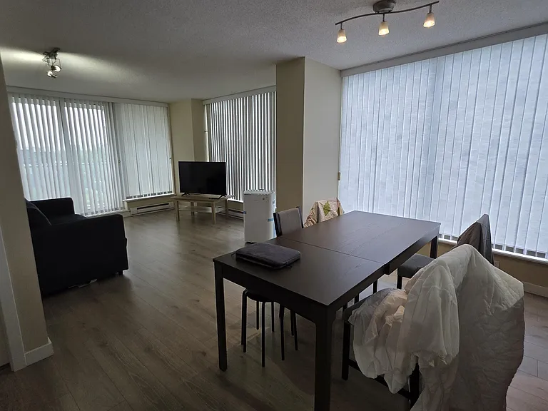 5068 Kwantlen St #1008 — Photo 19