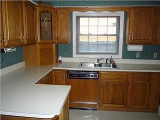 5th image of 100 Buckingham Dr
