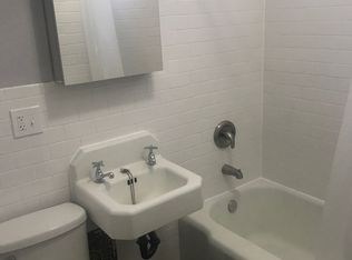 8 Bedroom house w/ 3 bathrooms, 3 kitchens, Minneapolis, MN 55414