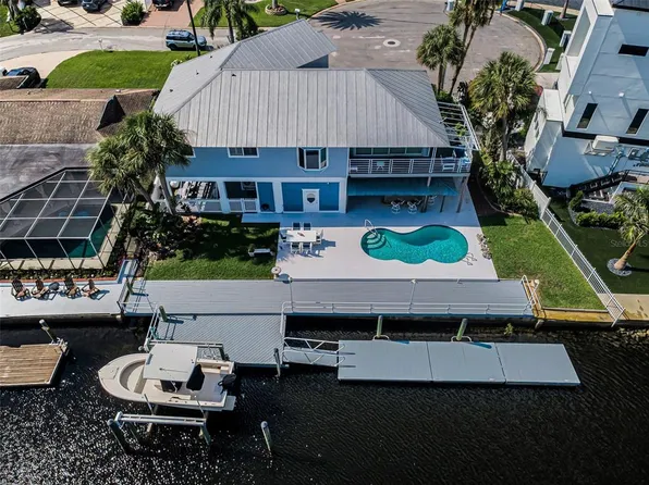 8001 Brighton Dr, Port Richey, FL 34668