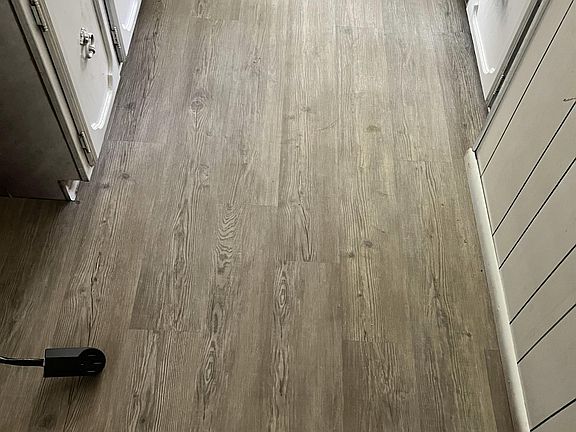 2nd image of 5927 Jefferson Ave #10