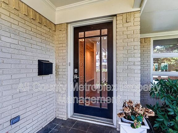 2nd image of 5804 Norway Rd