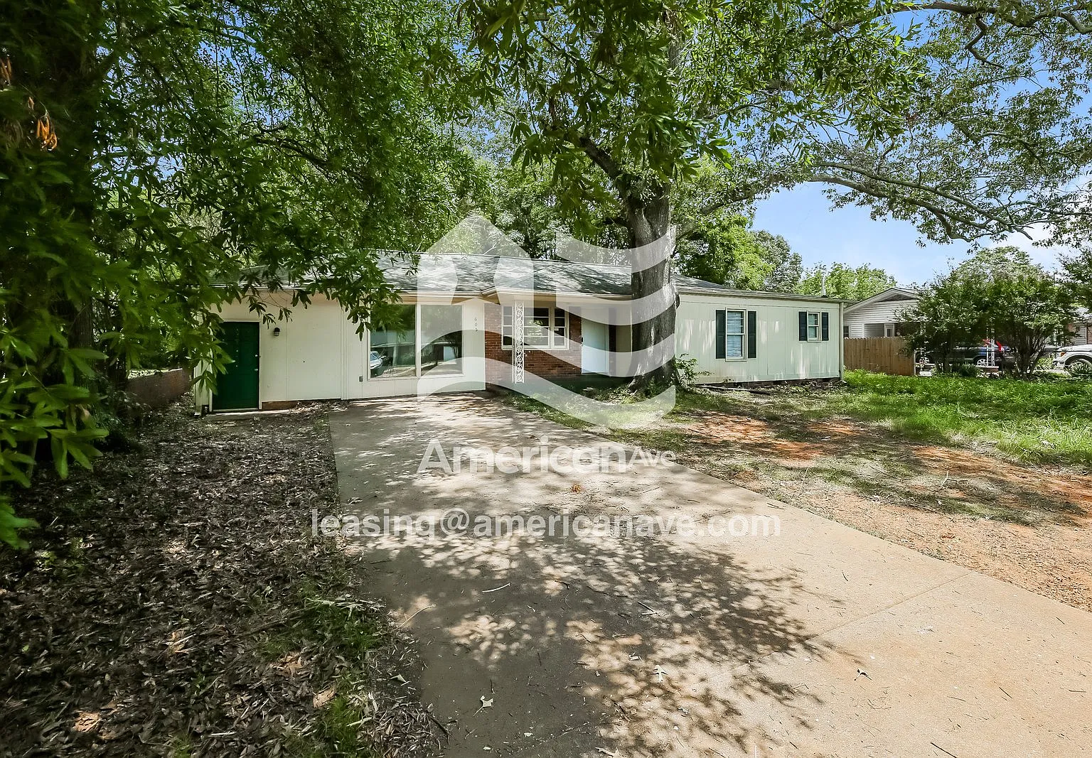 3 bed, 2.0 bath, 1810 sqft, $1,393 — Photo 2