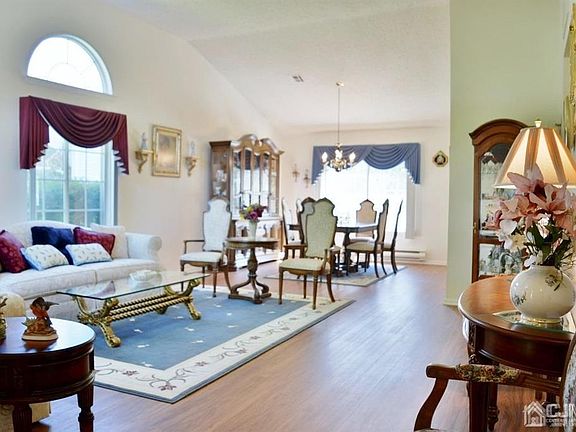 3rd image of 578 Nutley Dr #A