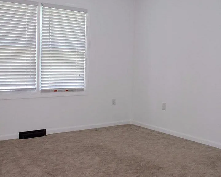6031 Rosedale Dr — Photo 12