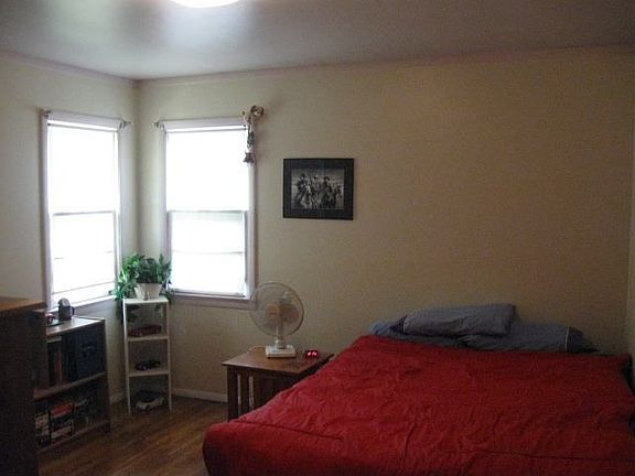 4th image of 53 Daytona Ave