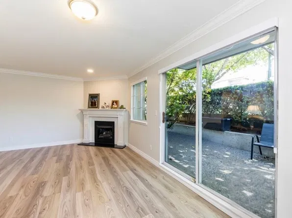 249 E 4th St #7, North Vancouver, BC V7L 1J1
