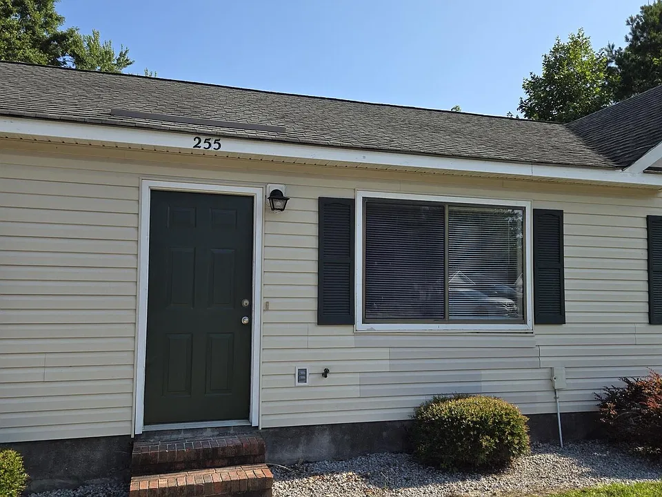 2024 Countrywood Dr