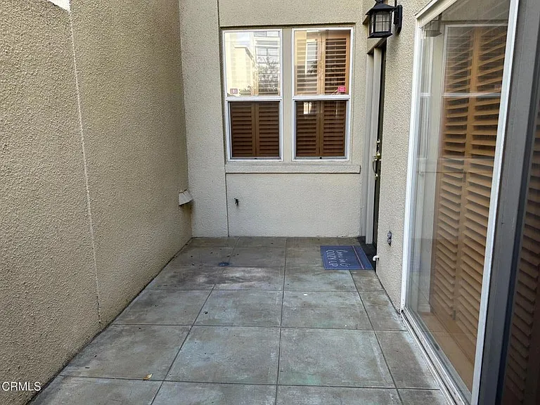 80 N Raymond Ave #108 — Photo 4