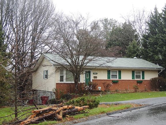 3rd image of 502A Woodhaven Dr