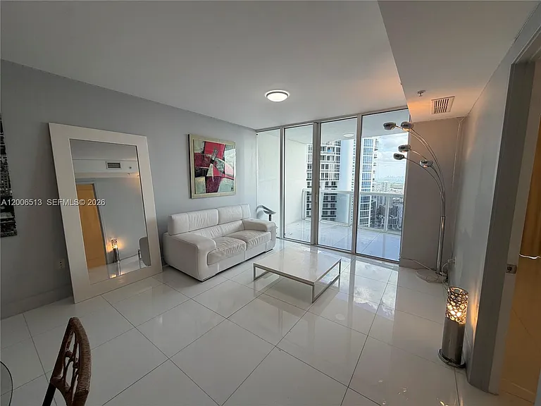 18201 Collins Ave #5105 — Photo 8
