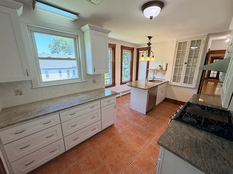 35 Spring St #2 — Photo 14