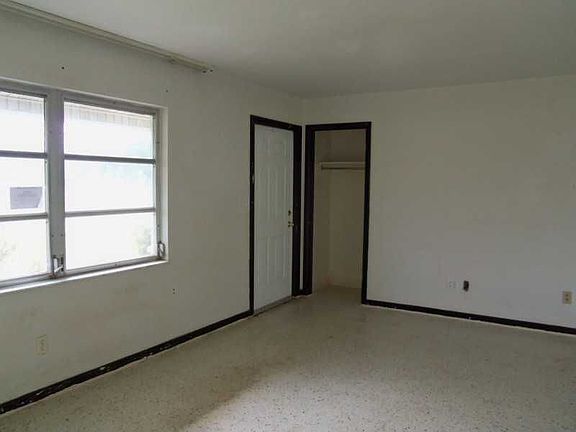 4th image of 121 Alcala Ave