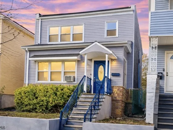 526 Jackson Ave, Elizabeth City, NJ 07201