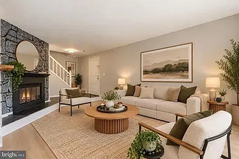 2 bed, 2.5 bath, 1102 sqft, $2,350 — Photo 3