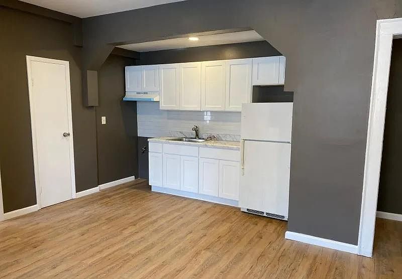 1st image of 130 Chancellor Ave #Ab2