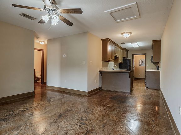 2nd image of 8 Ashmont Cv