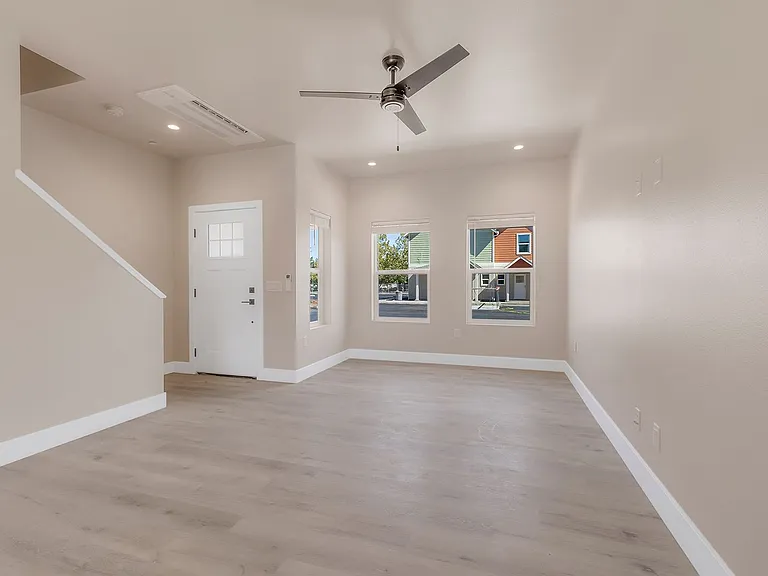 2501 Floral Ave — Photo 3