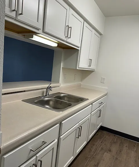 350 Houston Ave — Photo 15