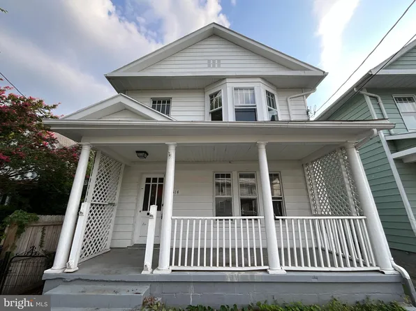 514 W John St, Martinsburg, WV 25401