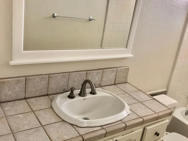 Goldenview Dr — Photo 6