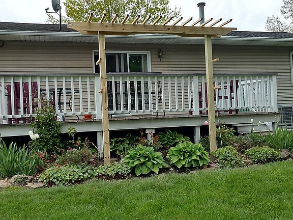 2nd image of 807 Saint Paul St