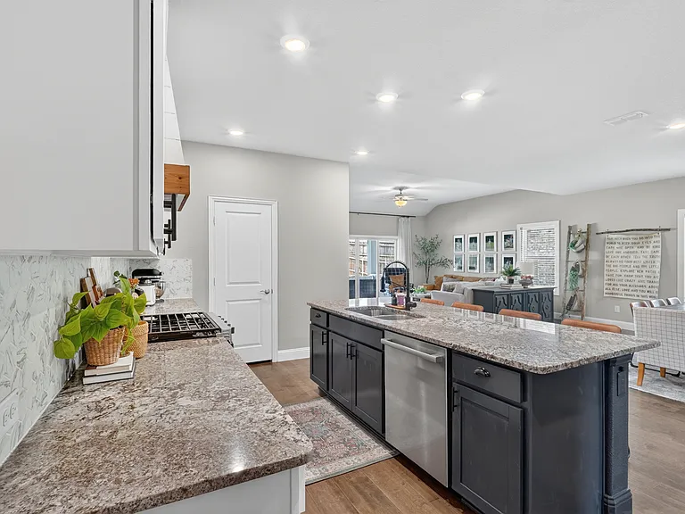 480 Pebble Brook Ln — Photo 13