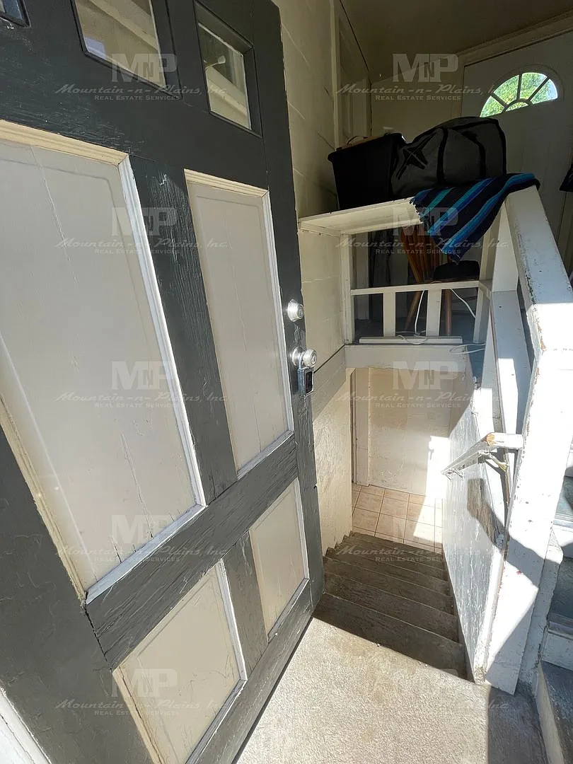 2 bed, 1.0 bath, 465 sqft, $1,295 — Photo 2