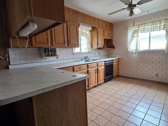 2nd image of 9553 Poinciana St
