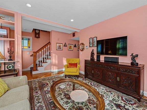 4th image of 117 Lexington Ave Unit 117