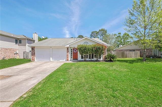 1st image of 135 Silverwood Dr