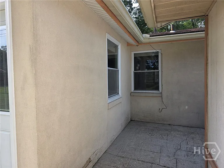 308 W 6th St — Photo 14