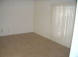 614 W Palm Cir, Compton, CA 90220