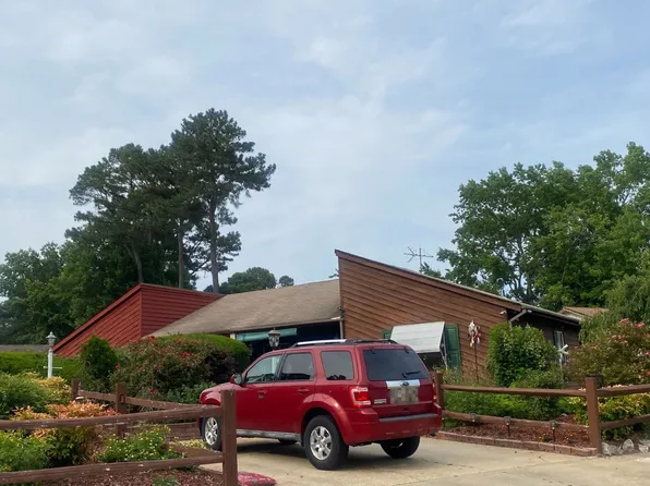 1416 Dove Dr, Virginia Beach, VA 23454