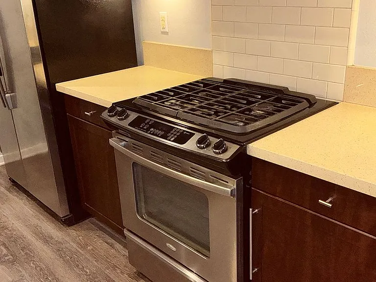 537 W Maple Ave — Photo 18