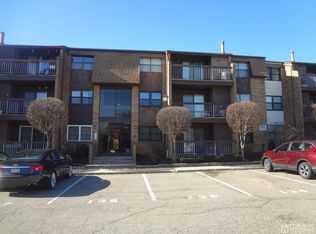 623 Sharon Ct, Woodbridge, NJ 07095