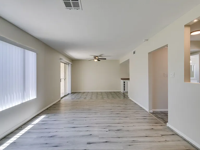 784 Anne Ln — Photo 17
